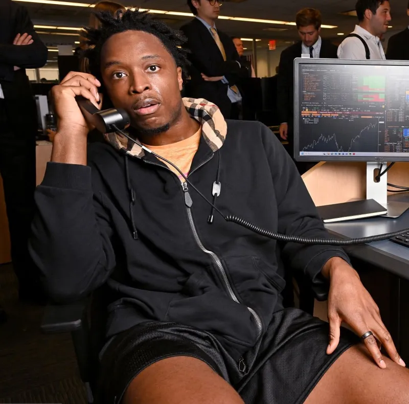 开云体育-为了慈善！阿奴诺比现身曼哈顿大厦为慈善活动筹集善款